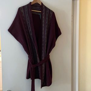 Ponchó in good condition cotton blend maroon color